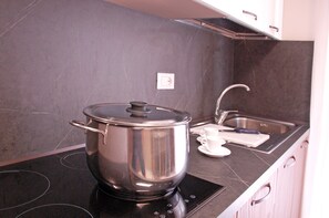 Fridge, oven, stovetop, espresso maker - Marconi Seaside Residence Pool Wifi (Alba Adriatica)
