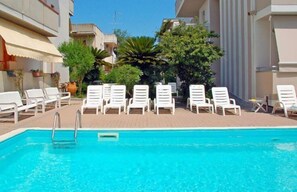 Seasonal outdoor pool - Marconi Seaside Residence Pool Wifi  (Alba Adriatica)