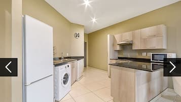 Apartment, 2 Bedrooms, Accessible, Smoking | Laundry