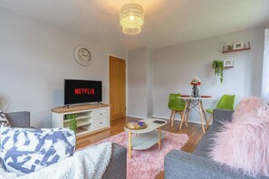 Appartement, 1 chambre | Salle de séjour