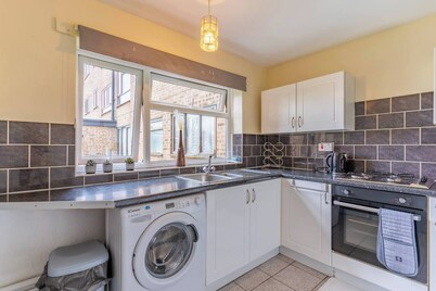 Sleek and Cozy 1BR Resorts World Nearby