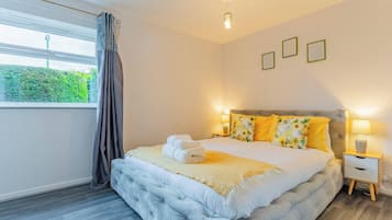 Apartment, 1 Bedroom | 2 bedrooms