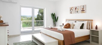 Casa Amarela - stunning countryside villa with heated pool