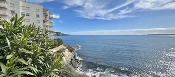 MDC. Nice studio with private parking and sea view