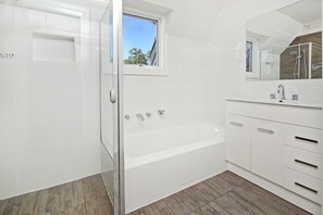 Shower, hair dryer, towels