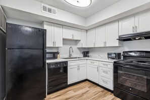 Fridge, microwave, oven, stovetop - Brentwood U10 I Cozy & Comfy I 2Bd I Free Parking (Nashville)