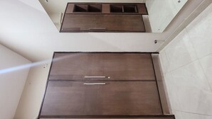 Deluxe Double or Twin Room, Balcony | Peralatan tempat tidur premium, meja, ruang kerja komputer riba 