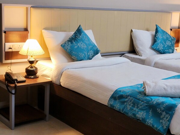 Deluxe Double or Twin Room, Balcony | Premium bedding, individually decorated, individually furnished, desk - 1047 Vamsor heights (Gurugram)