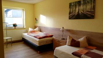 2 dormitoris, un bressol de viatge, wifi gratuïta i roba de llit