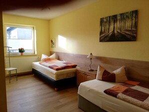 2 bedrooms, travel crib, free WiFi, bed sheets