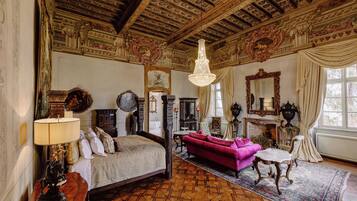 Studio (Broglia Suite)