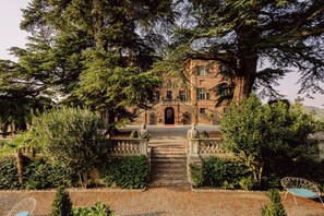 Fachada de la propiedad