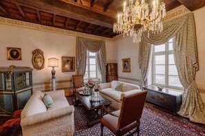 Studio (Venetian Suite) | Living area - Castello di Casalborgone - Luxury Castle (Casalborgone)