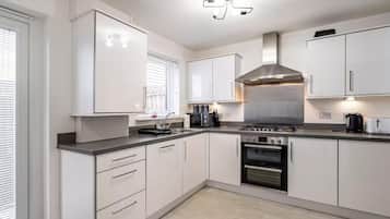 House, 3 Bedrooms, Smoking, Patio | Bahagian dalam