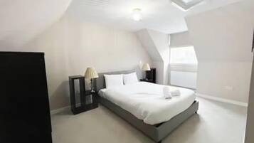 Nhà, 3 phòng ngủ, hút thuốc, sân hiên | 4 phòng ngủ