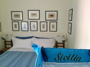 Bügeleisen/Bügelbrett, Reisekinderbett, WLAN, Bettwäsche