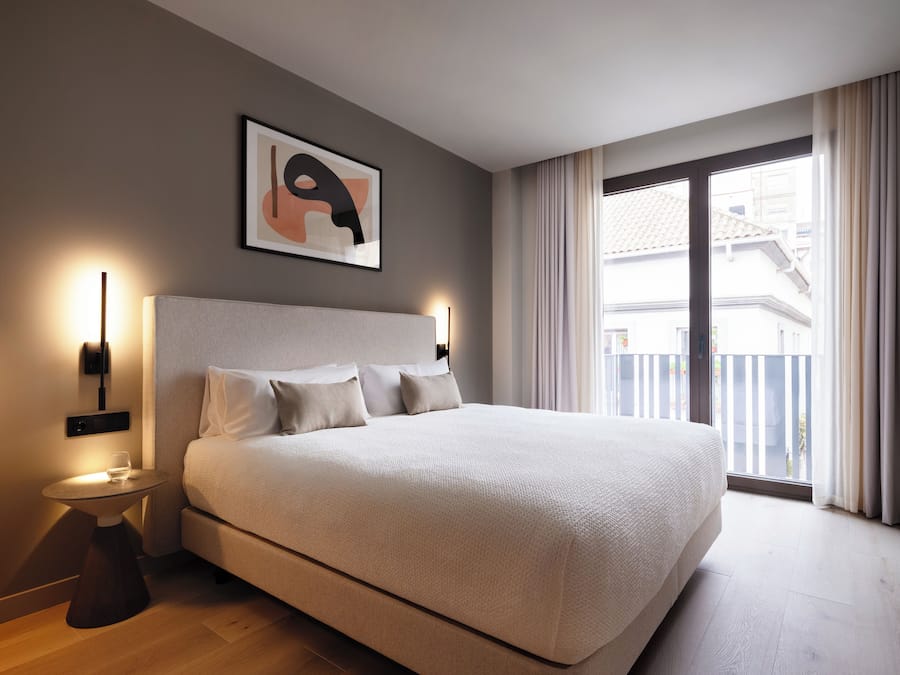 Literie de qualité supérieure, coffres-forts dans les chambres, bureau