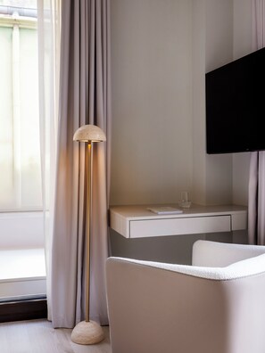 Literie de qualité supérieure, coffres-forts dans les chambres, bureau