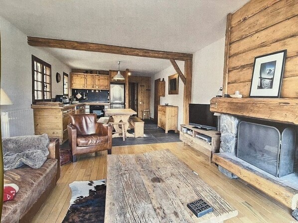 TV, fireplace, DVD player, stereo