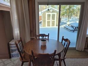 Dining - The Higgins Lake Hideaway - Super Cute and Great Location Only 3 Blocks from Higgins Lake! (Roscommon)