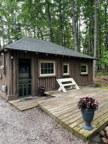 The Higgins Lake Hideaway - Super Cute and Great Location Only 3 Blocks from Higgins Lake!