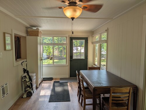 The Higgins Lake Hideaway - Super Cute and Great Location Only 3 Blocks from Higgins Lake!