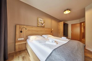 Comfort Apartment, 3 Bedrooms, Sauna, Mountain View | 3 bedrooms, free WiFi, bed sheets