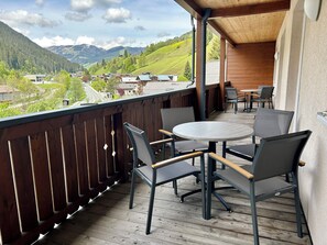 Comfort Apartment, 3 Bedrooms, Sauna, Mountain View | Balcony view - Apartment Iglsberg Top 6 (Saalbach-Hinterglemm)