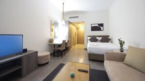TV - Bloomfields STU with Balcony Leonardo (Abu Dhabi)