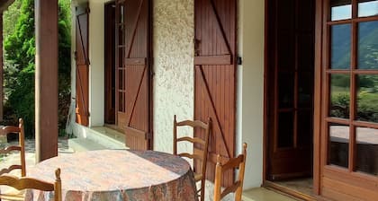 maison à Valbonnais proche plan d'eau idéale pour les balades à pied ou en vélo