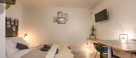 1 bedroom, iron/ironing board, WiFi, bed sheets