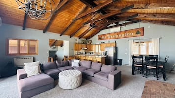 Smart-TV, peis og bøker