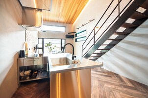 House, 2 Double Beds | Private kitchen | Mini-fridge, microwave, stovetop, electric kettle