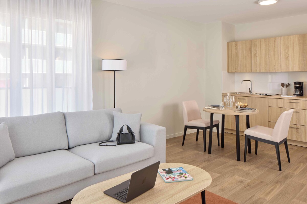 2 Queen Beds, Suite, Nonsmoking