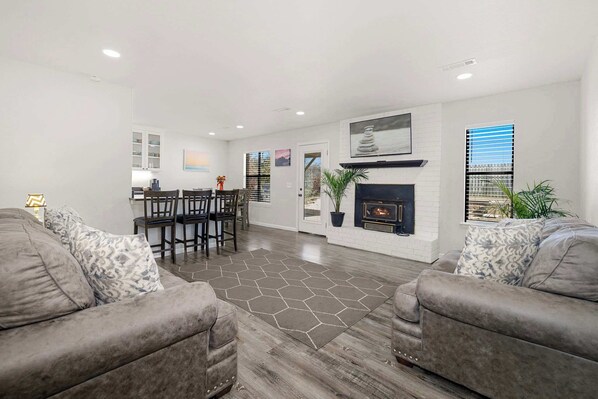 Téléviseur, foyer, bureau