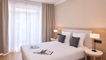 Zimmer, 1 Queen-Bett, Nichtraucher (Upgrade) | Kostenloses WLAN, Bettwäsche