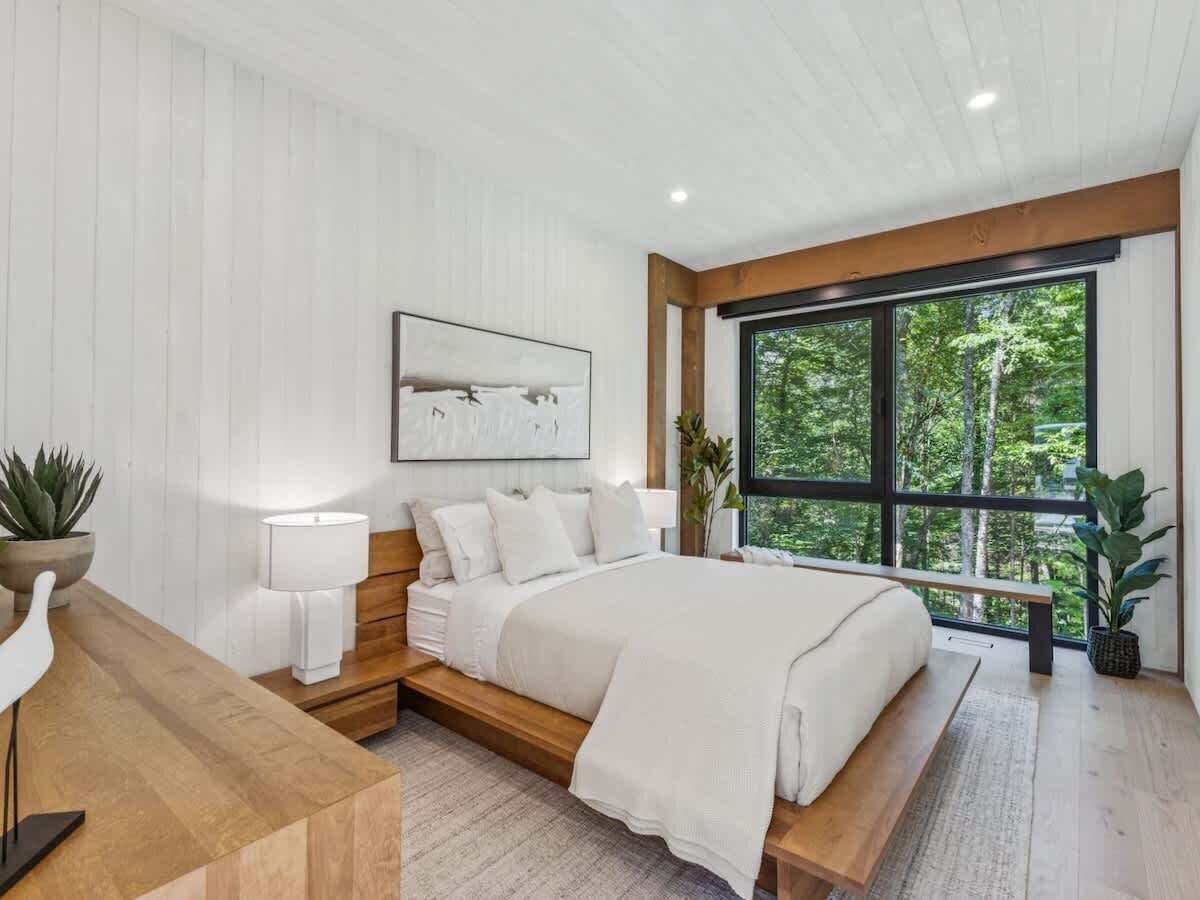 5 chambres, fer et planche à repasser, Wi-Fi, draps fournis