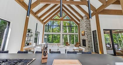 La Villa du Chasseur – Luxury, Nature, and Comfort in Tremblant