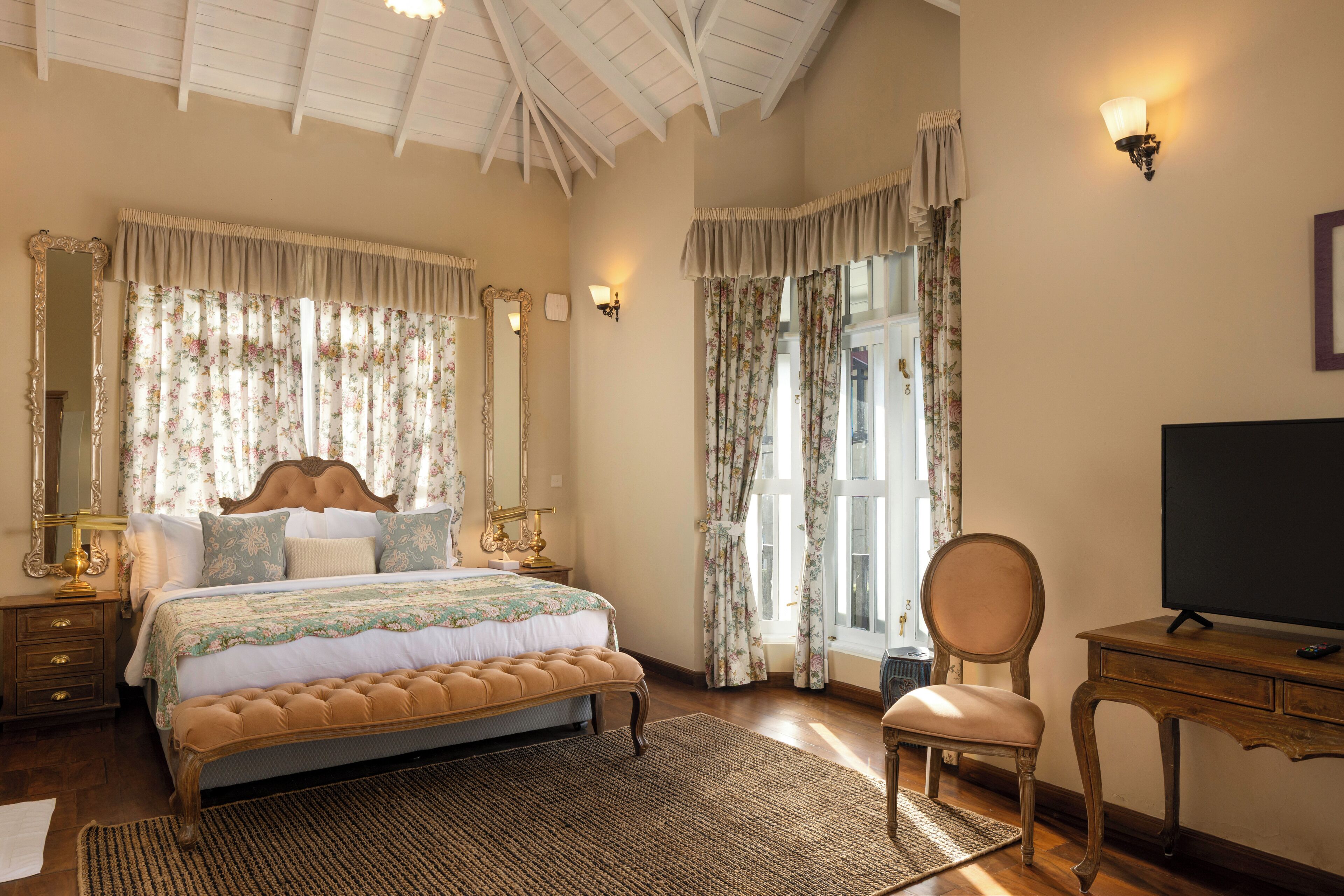 Superior-Zimmer | Schreibtisch, laptopgeeigneter Arbeitsplatz, kostenloses WLAN