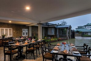 Restaurant - Grand Bungalow Nuwara Eliya by Seven Angels (Nuwaraeliya)