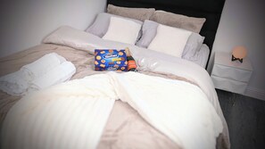 Apartment | 2 bedrooms, free WiFi, bed sheets - Chic Apartment in Manchester Sleeps 5 (Manchester)