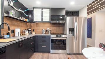 Fridge, microwave, oven, stovetop