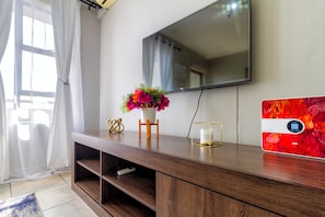 Living room - Luxury Apartments West Point Sandton (Johannesburg)