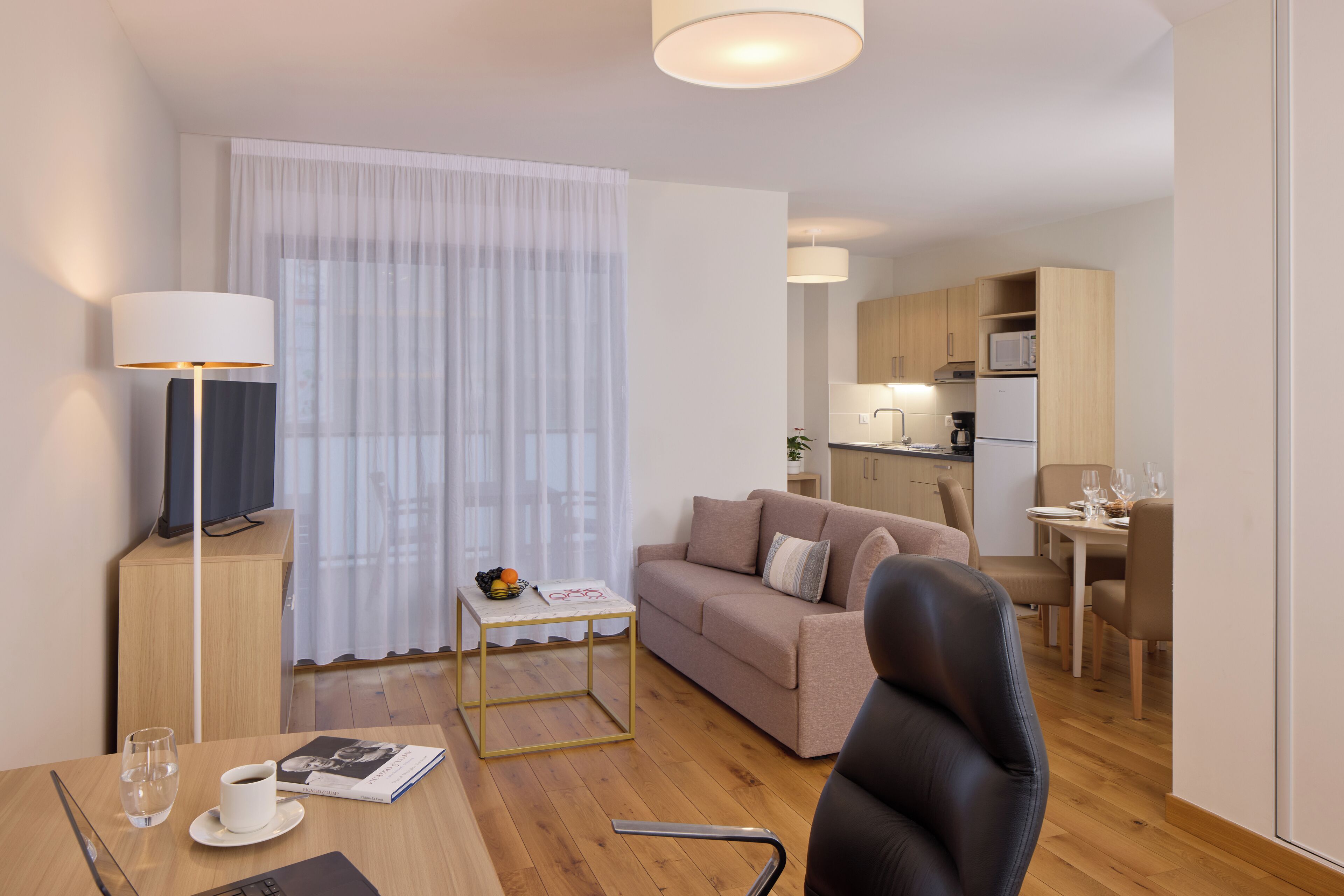 43-inch TV with satellite channels