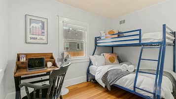 3 bedrooms, individually decorated, individually furnished, desk