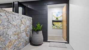 Interior - Solis - Luxury Casuarina House (Casuarina)