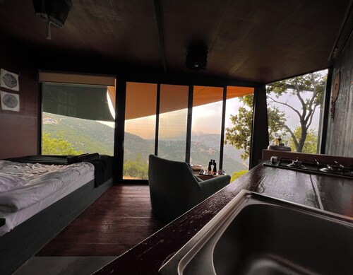 KOALA HUT - Luxurious treehouses with outdoor hot tub