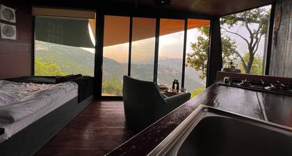 KOALA HUT - Luxurious treehouses with outdoor hot tub