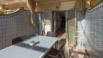 Bungalow, 2 kamar tidur, teras | Ruang makan