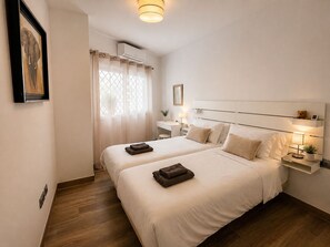 1 bedroom, iron/ironing board, internet, bed sheets